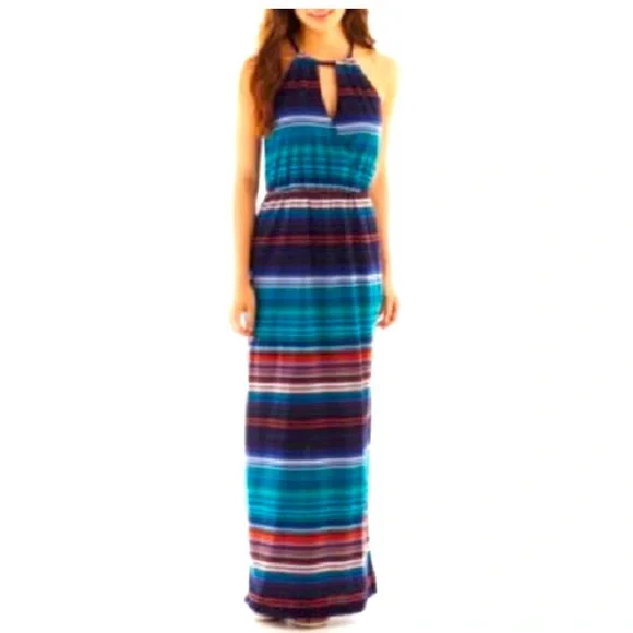 halter v neck dress ARINA HALTER V-NECK MAXI DRESS – SOL SWIM main image 0